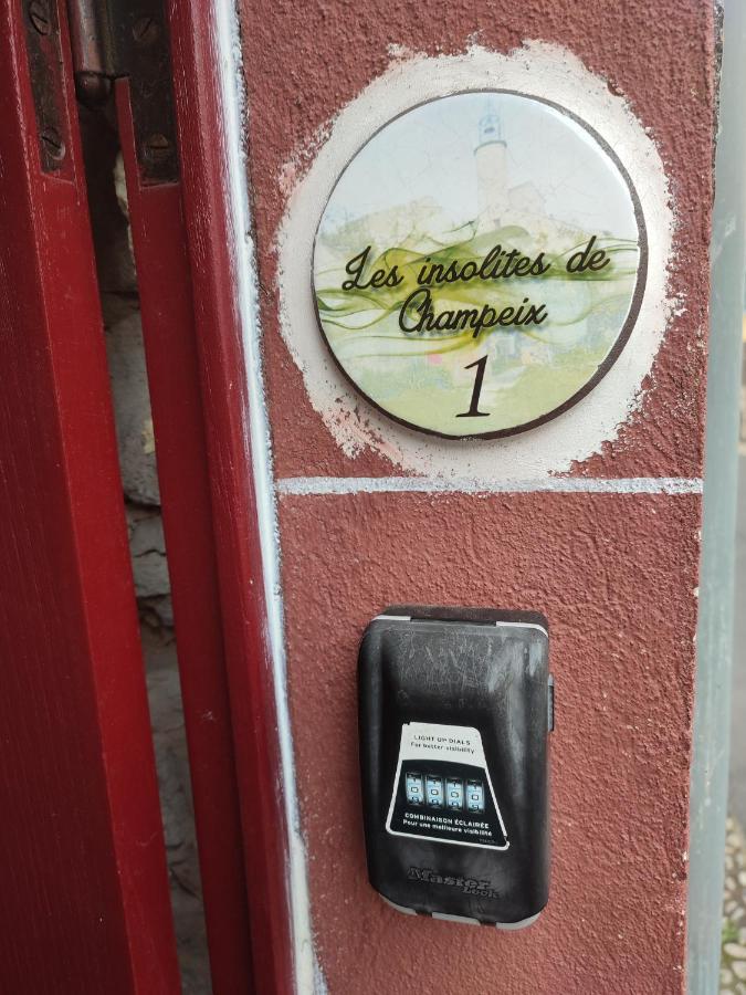Les Insolites De Champeix Exterior photo